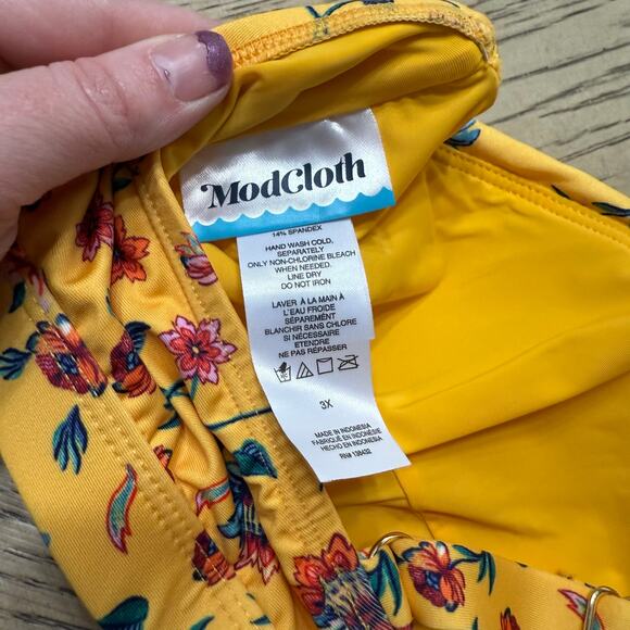 ModCloth Santa Barbara Saturdays Bikini Top 3X Yellow Floral Tie Knot NWT - Picture 8 of 9